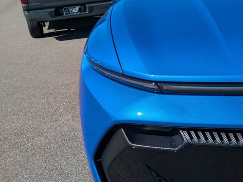 Used 2025 Chevrolet Equinox EV RS image 9