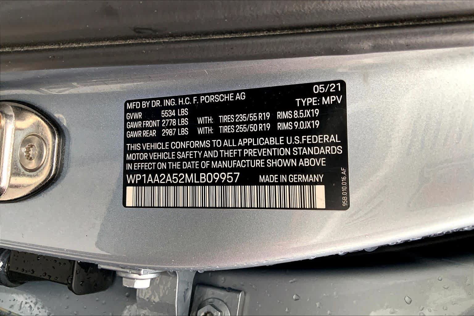 Used 2021 Porsche Macan AWD/4WD image 37