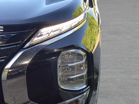 Used 2023 Mitsubishi Outlander 4WD Plug-In Hybrid image 33
