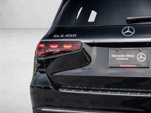 New 2026 Mercedes-Benz GLS 450 4MATIC image 9