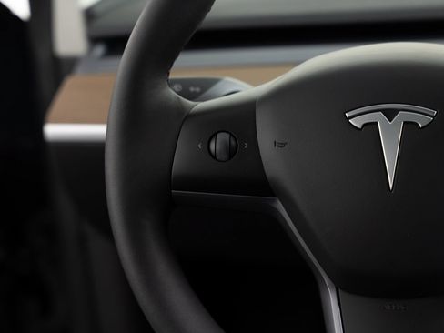 Used 2023 Tesla Model 3 Standard Range RWD image 30