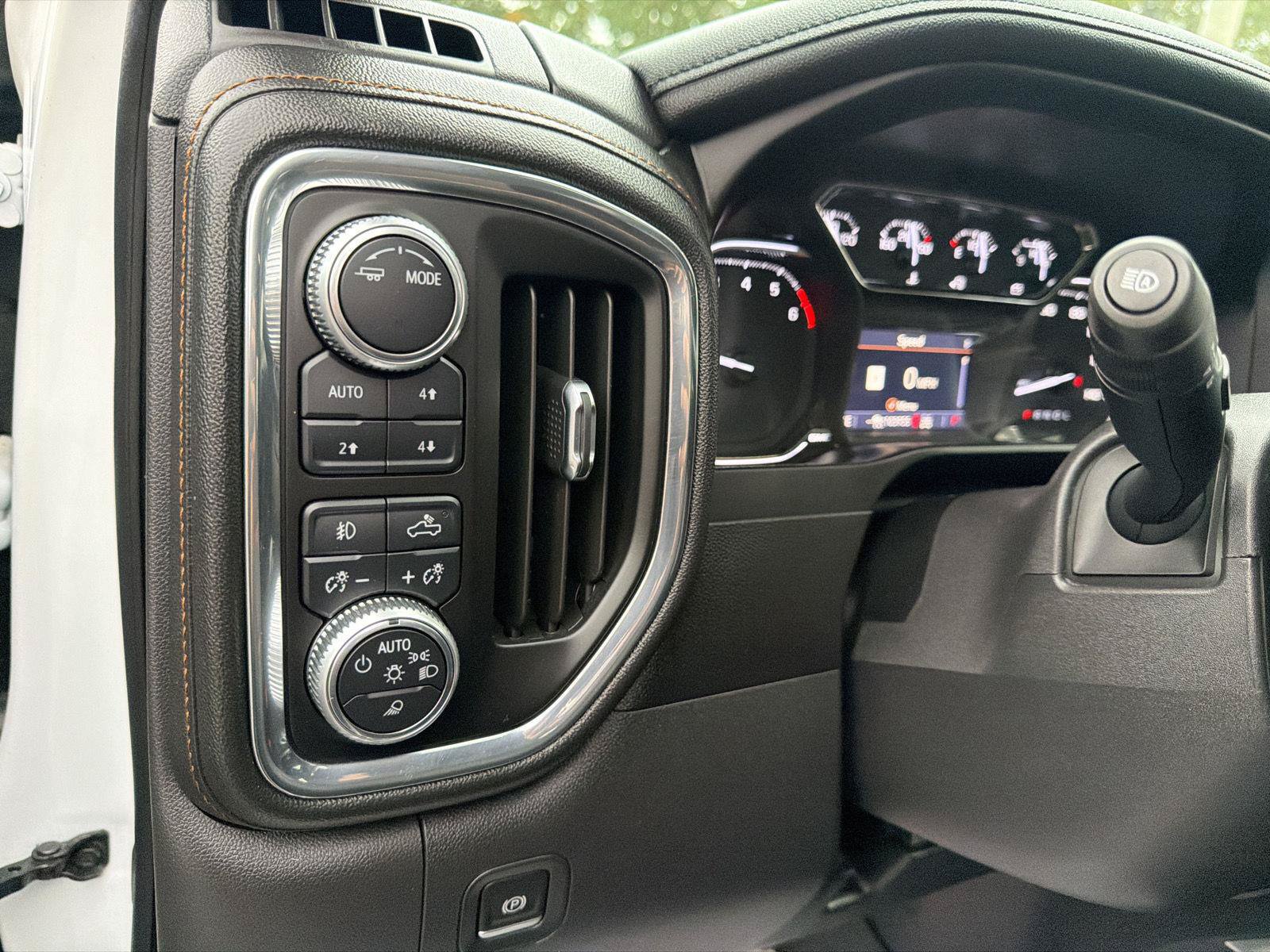 Used 2020 GMC Sierra 1500 AT4 w/ AT4 Premium Package AWD/4WD image 17