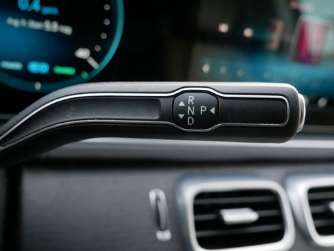 Used 2022 Mercedes-Benz GLS 450 4MATIC image 24