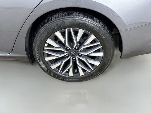 Used 2025 Nissan Altima 2.5 SV image 28