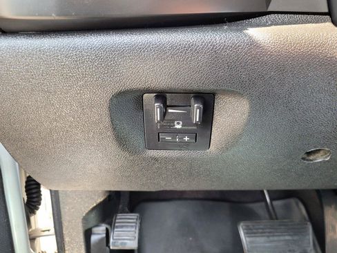Used 2013 Chevrolet Silverado 2500 LT w/ Interior Plus Package AWD/4WD image 28