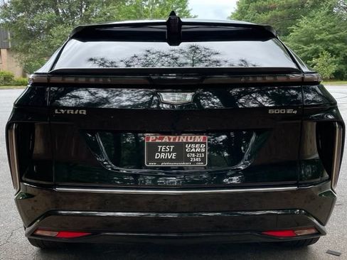 Used 2024 Cadillac Lyriq Luxury AWD/4WD image 7