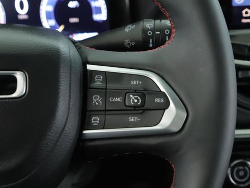 Used 2024 Jeep Compass Trailhawk w/ Trailhawk Elite Group image 9