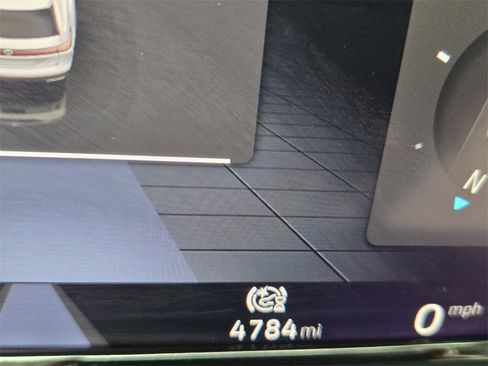 Certified 2025 Volkswagen Atlas SE image 24