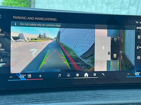 Used 2025 BMW i4 eDrive40 image 24