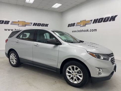 Used 2018 Chevrolet Equinox LS FWD image 3