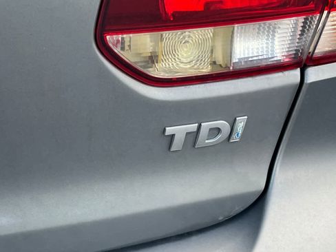 Used 2011 Volkswagen Golf TDI image 7