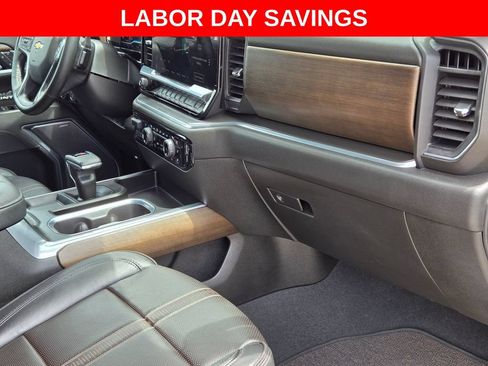 Used 2025 Chevrolet Silverado 1500 High Country w/ Technology Package AWD/4WD image 27
