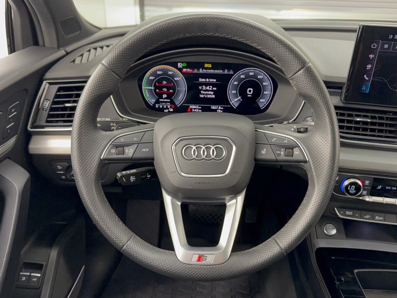 Used 2024 Audi Q5 e Premium Plus w/ Premium Plus Package AWD/4WD image 10