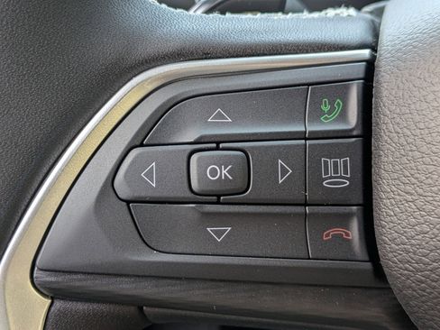 New 2025 Jeep Grand Cherokee L Altitude image 17