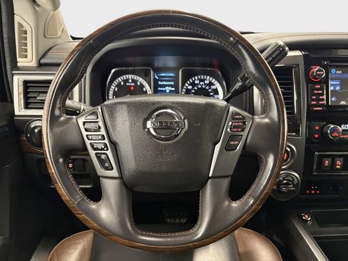 Used 2017 Nissan Titan Platinum Reserve image 32