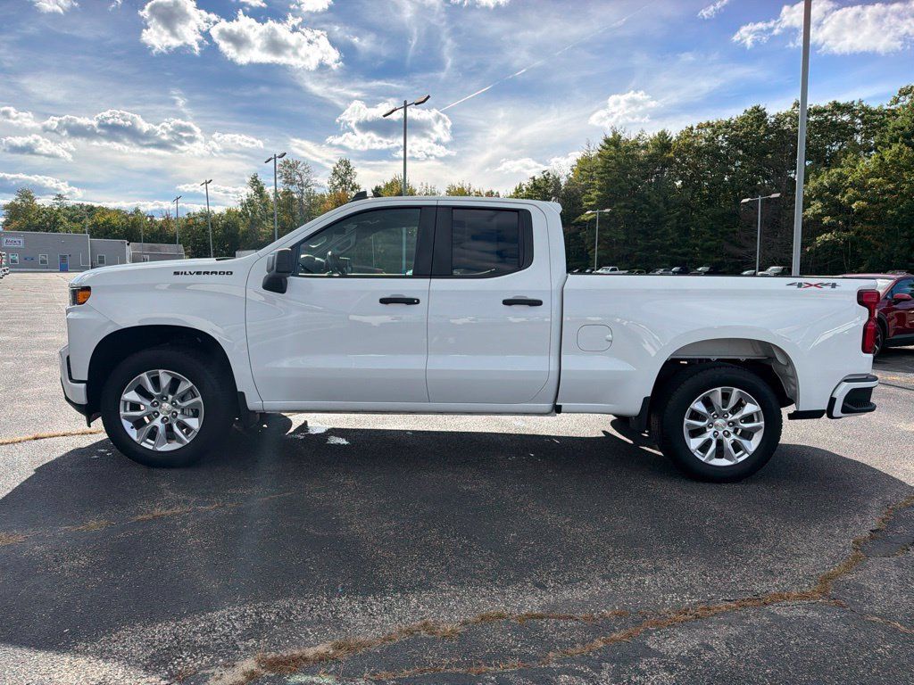 Used 2021 Chevrolet Silverado 1500 Custom w/ LPO, Dark Essentials Package AWD/4WD image 3