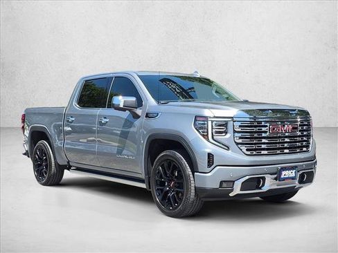 Used 2025 GMC Sierra 1500 Denali w/ Denali Reserve Package AWD/4WD image 3