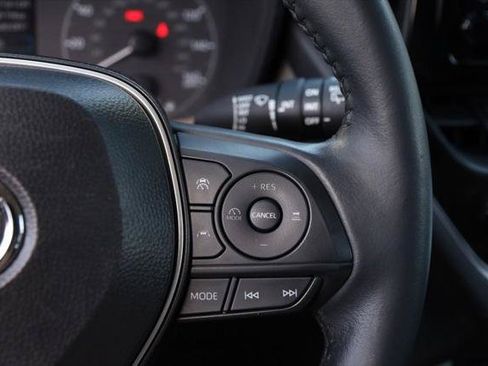 Certified 2025 Toyota Corolla Cross LE FWD image 12