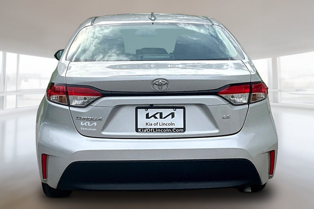 Used 2024 Toyota Corolla LE FWD image 5