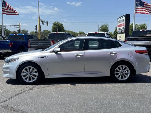 Used 2016 Kia Optima EX w/ Premium Package FWD image 4