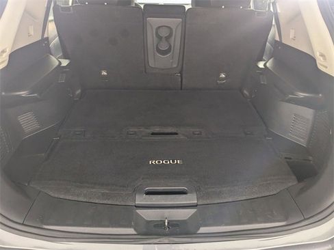 Used 2016 Nissan Rogue SV w/ SV Premium Package image 29