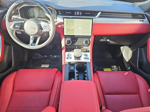 Used 2025 Jaguar F-PACE R-Dynamic S image 9