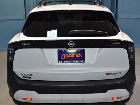 New 2026 Nissan Kicks SR w/ SR Premium Package image 24