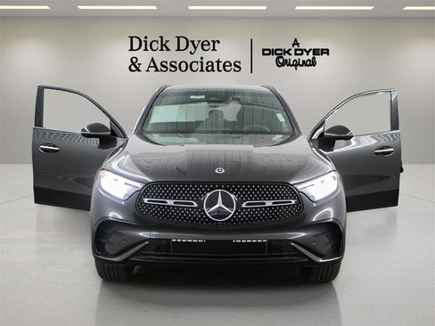Used 2025 Mercedes-Benz GLC 300 GLC 300 image 4
