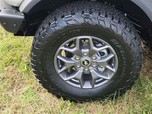 New 2025 Ford Bronco Badlands image 14
