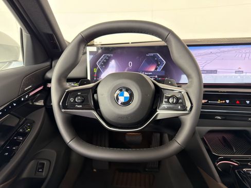 Used 2026 BMW 530i w/ Convenience Package RWD image 14