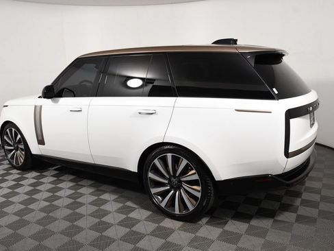 Used 2023 Land Rover Range Rover SV AWD/4WD image 3