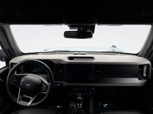 Used 2023 Ford Bronco Badlands image 14