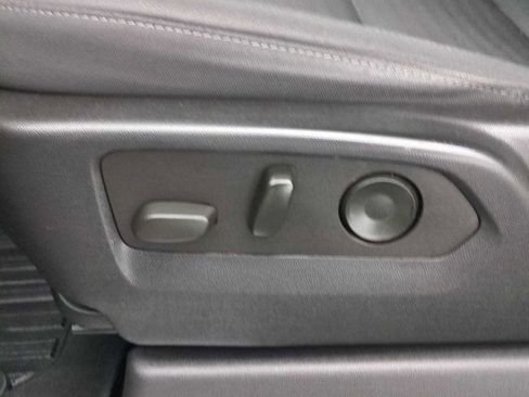 Used 2022 GMC Sierra 1500 Elevation w/ Preferred Package image 16