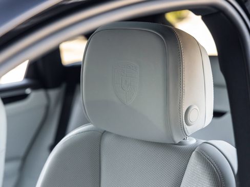 Certified 2024 Porsche Macan S AWD/4WD image 27