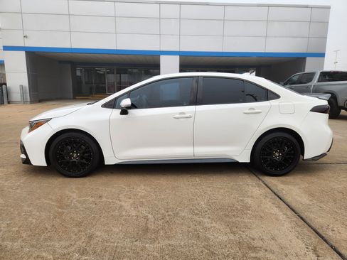 Used 2022 Toyota Corolla SE image 5