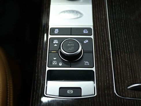 Used 2022 Land Rover Range Rover Long Wheelbase Autobiography image 32