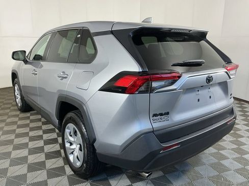 Used 2023 Toyota RAV4 LE AWD/4WD image 13