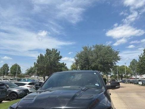 Used 2019 RAM 1500 Laramie AWD/4WD image 3