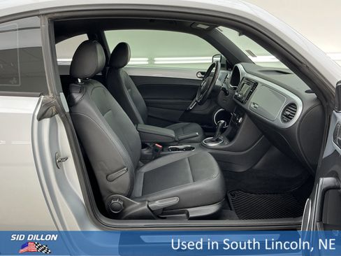 Used 2012 Volkswagen Beetle 2.5 image 23