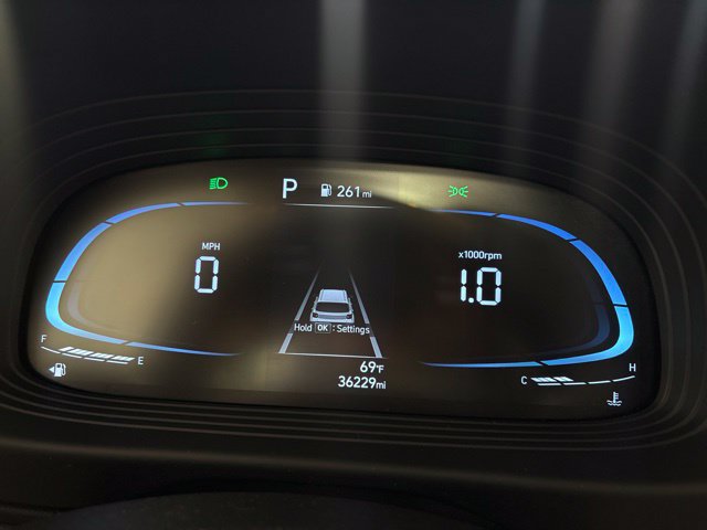 Used 2025 Hyundai Venue SEL FWD image 16