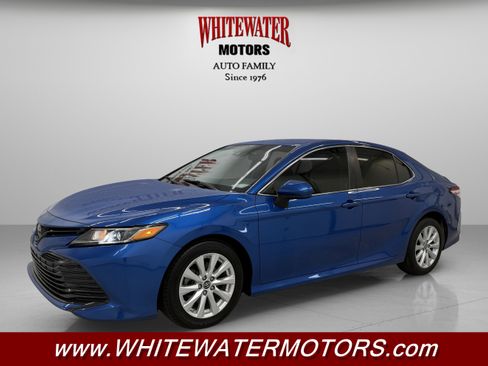 Used 2019 Toyota Camry LE FWD image 1