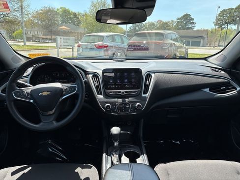 Used 2024 Chevrolet Malibu LT image 10