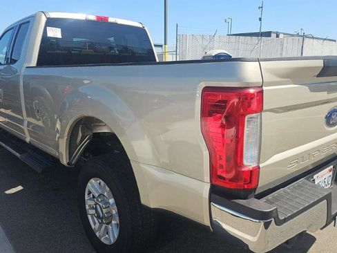Used 2017 Ford F250 XLT w/ XLT Value Package AWD/4WD image 6
