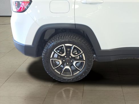 Used 2026 Jeep Compass Trailhawk AWD/4WD image 30