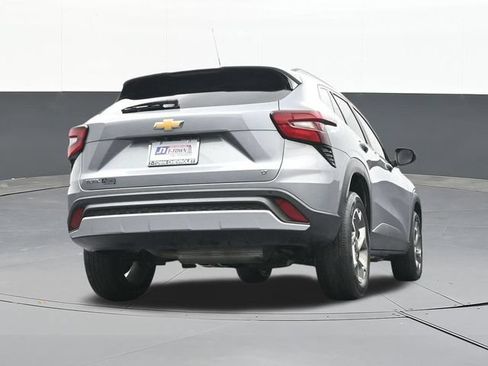 Used 2025 Chevrolet Trax LT w/ Driver Confidence Package FWD image 50