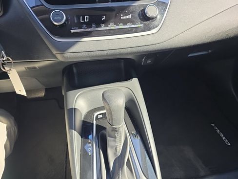 Used 2025 Toyota Corolla LE FWD image 15