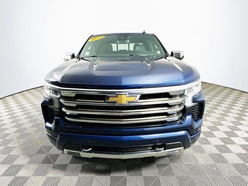 Used 2022 Chevrolet Silverado 1500 High Country w/ High Country Premium Package AWD/4WD image 3