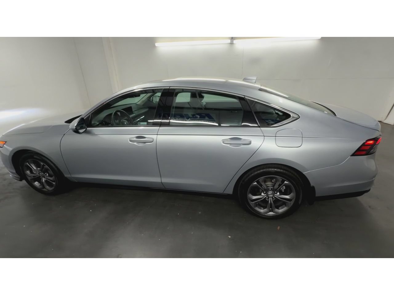 Used 2025 Honda Accord EX-L image 6