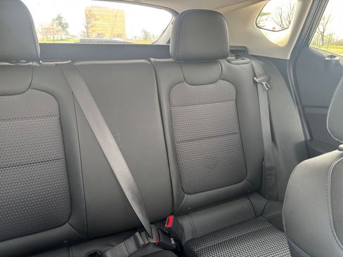 Used 2025 Chevrolet Trax LT image 36