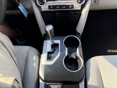 Used 2014 Toyota Camry LE FWD image 16